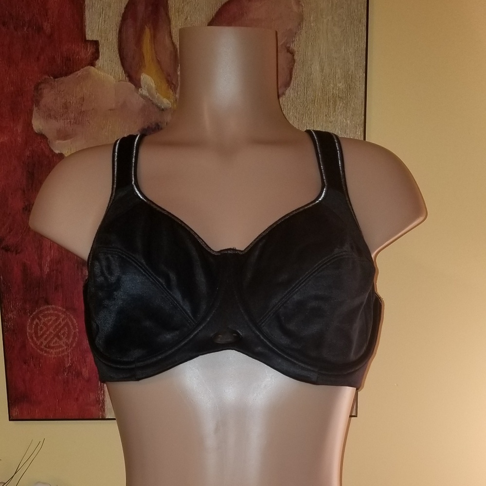 LaIsla Sport Bra EUC (A5)